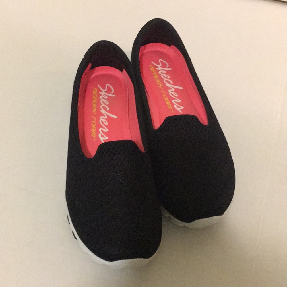 Skechers memory foam black slip-ons